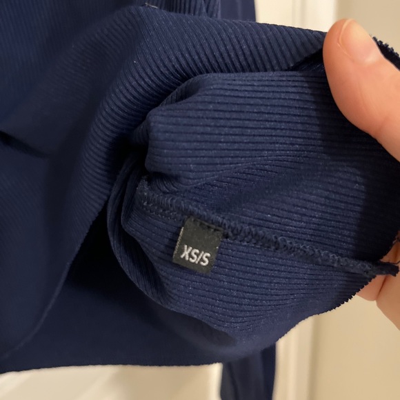 Agent 84 Ribbed Crop Top Size XS/S - Picture 3 of 3